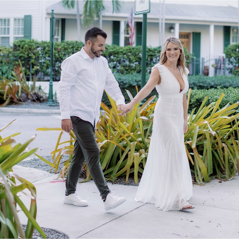 Vanna Dress in White - Picture 3 of 4